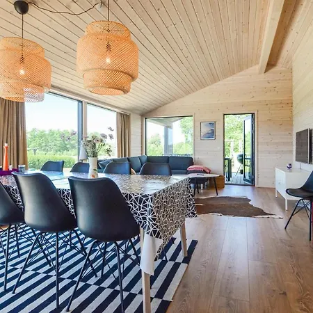 Stunning In With Kitchen *